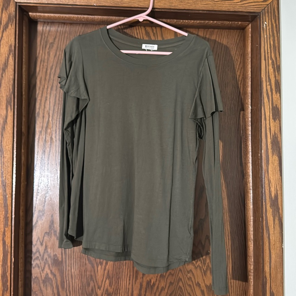 Long sleeve olive green Boutique top